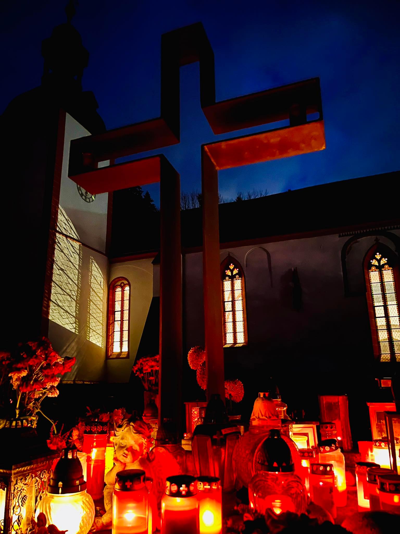 Der Friedhof an der Abteikirche Sayn